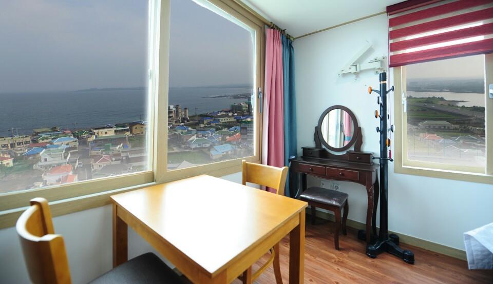 Seongsanpo Love Pension Seogwipo Eksteriør bilde